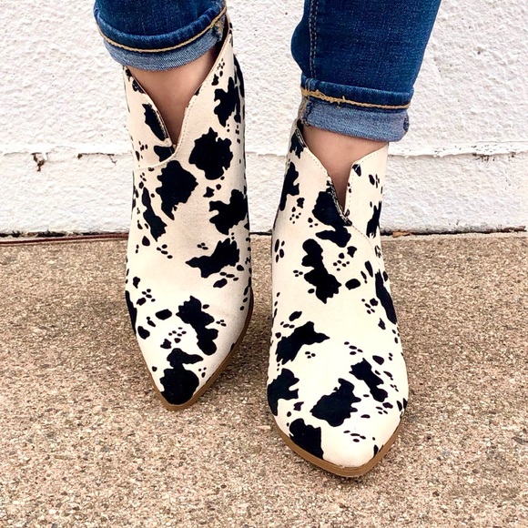 SALE! Black Cow Print Western Ankle Boots - Picture 9 of 12